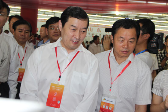 山东省副省长张超超听取征途国际集团杜总产学研汇报